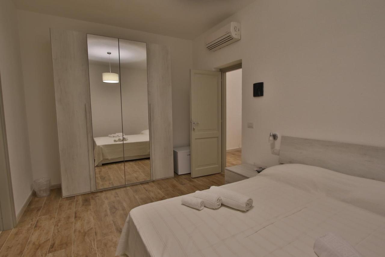 Les Chambres Au Centre San Teodoro  Zewnętrze zdjęcie