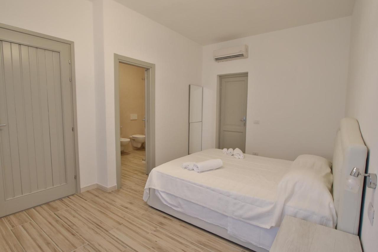 Les Chambres Au Centre San Teodoro  Zewnętrze zdjęcie